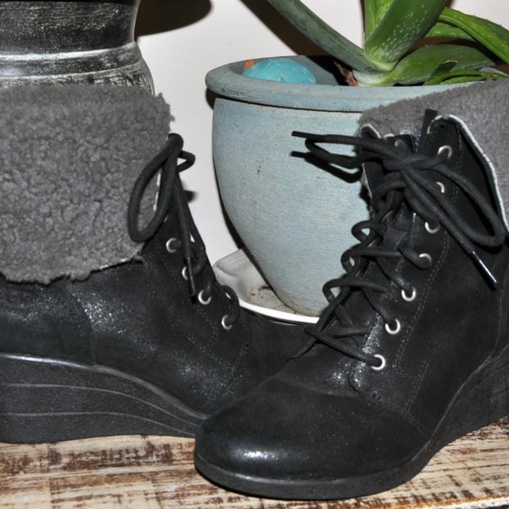 Waterproof Leather UGG Boots Gently Used